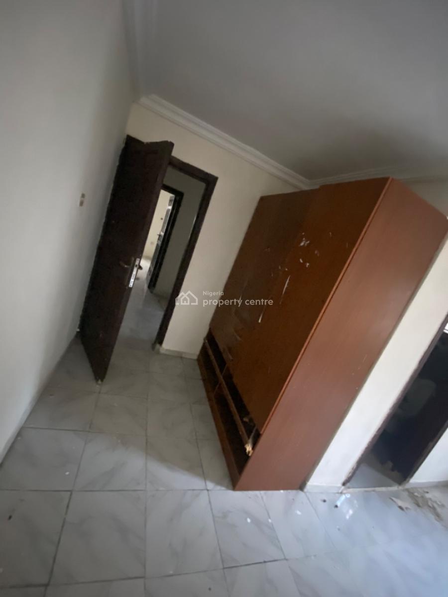 Neatly Used 3bedroom Flat, Peninsula Garden Estate, Behind Blenco, Ajah, Lagos, Flat / Apartment for Rent