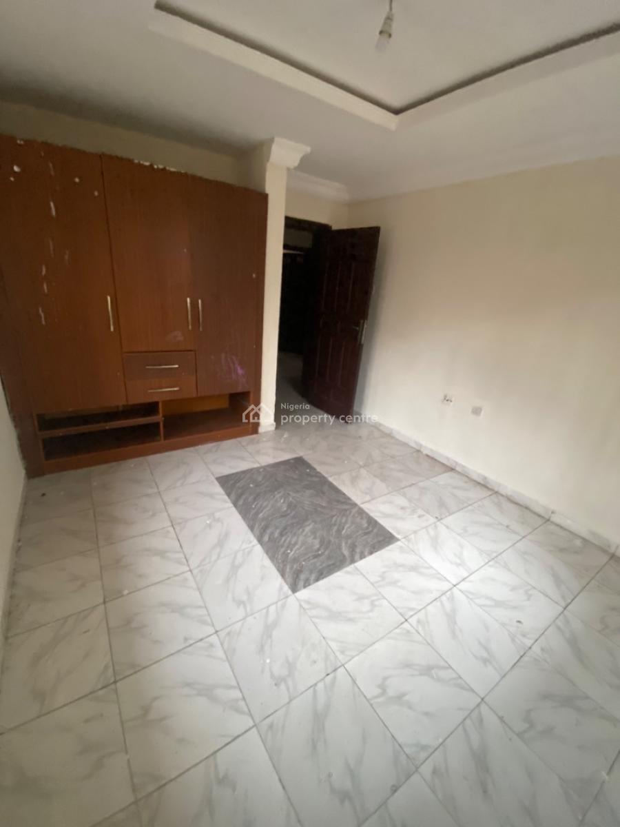 Neatly Used 3bedroom Flat, Peninsula Garden Estate, Behind Blenco, Ajah, Lagos, Flat / Apartment for Rent