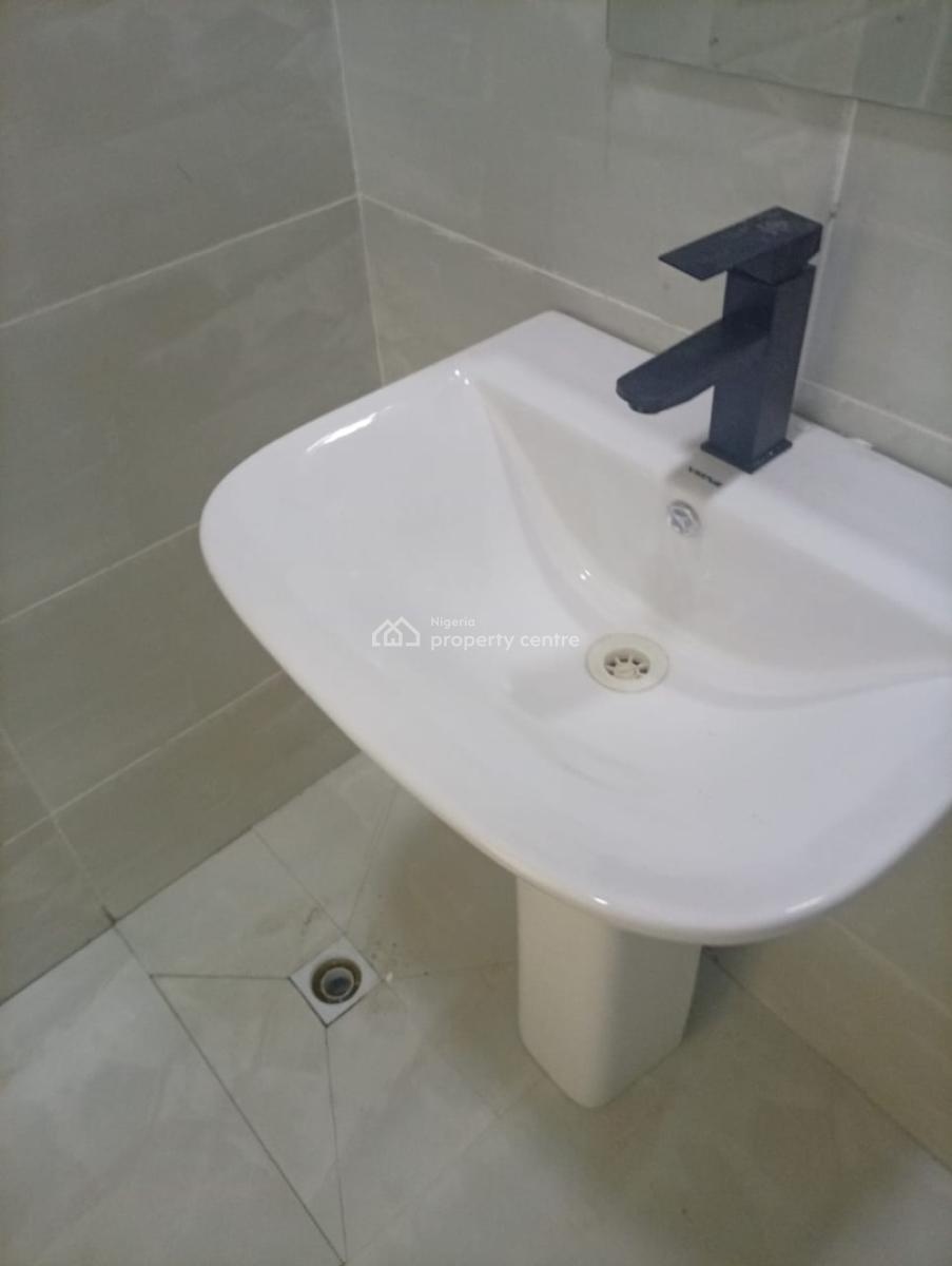 Exquisitely Finished 3 Bedroom Apartment with Swimming Pool Bq, Elevator, Lekki Phase 1, Lekki, Lagos, Flat / Apartment for Sale