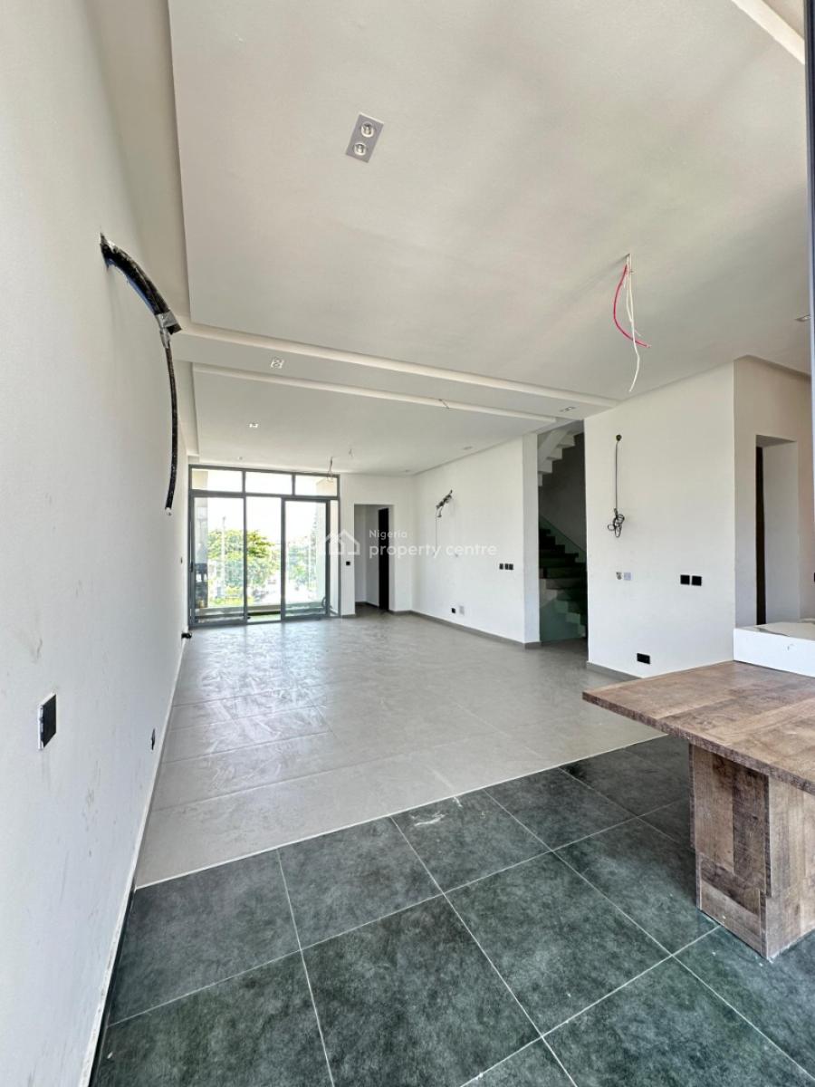Strategic Luxury Spacious  4 Bedroom Terraced Duplex, Lekki Phase 1, Lekki, Lagos, Terraced Duplex for Sale