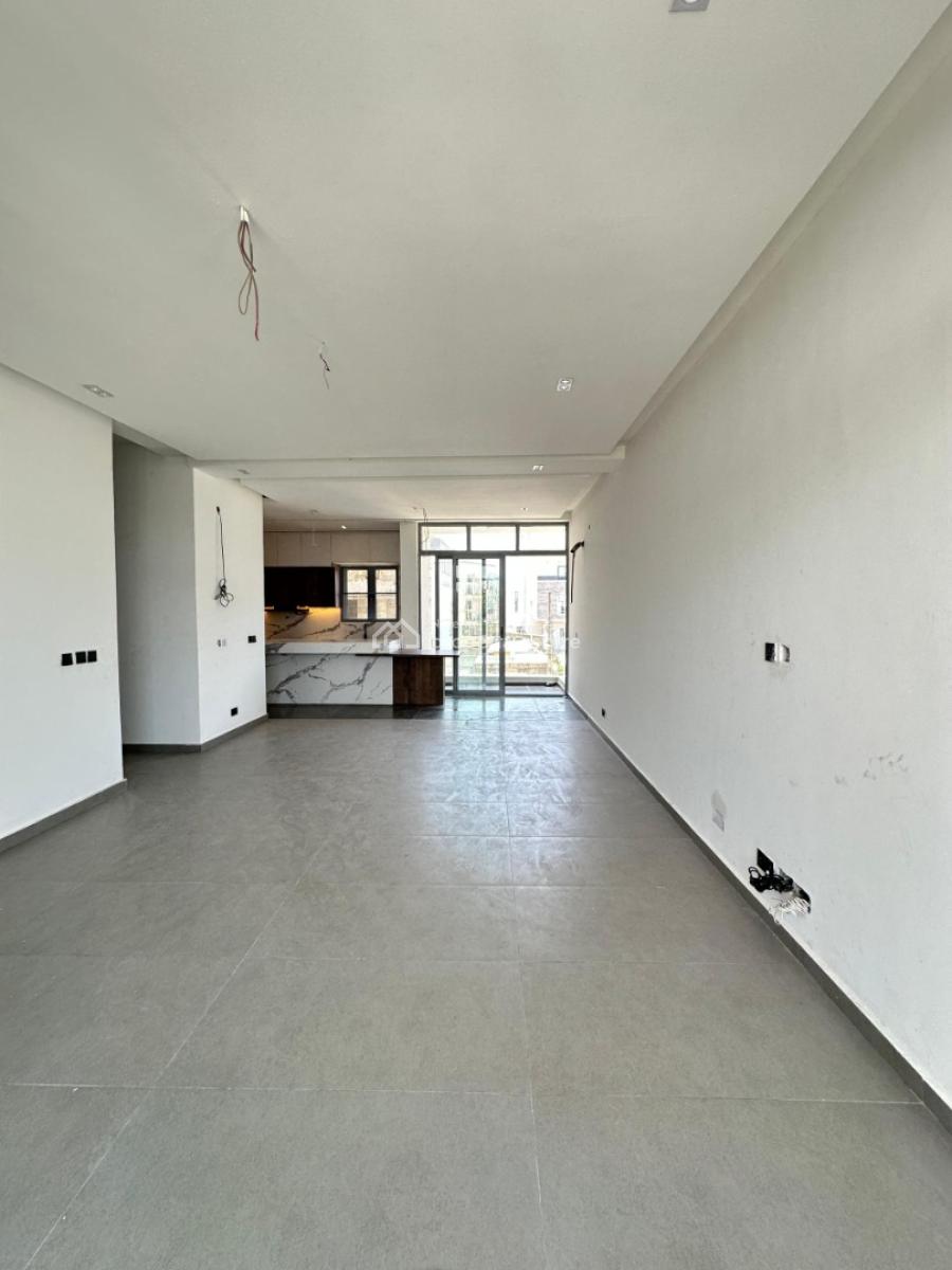 Strategic Luxury Spacious  4 Bedroom Terraced Duplex, Lekki Phase 1, Lekki, Lagos, Terraced Duplex for Sale