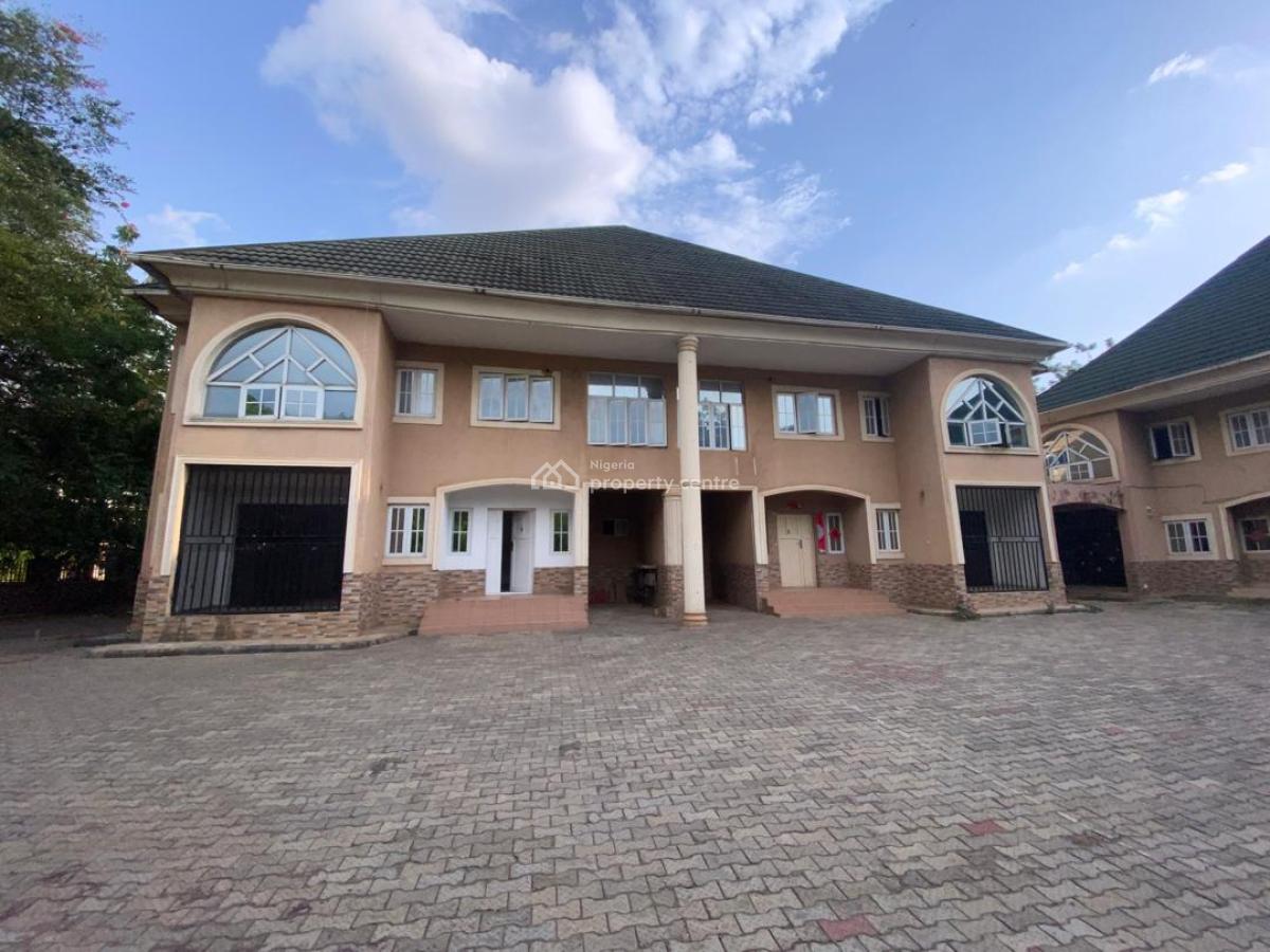 Renovated 4 Bedroom Semi-detached Duplex with 2 Rooms Bq, Jabi, Abuja, Semi-detached Duplex for Rent