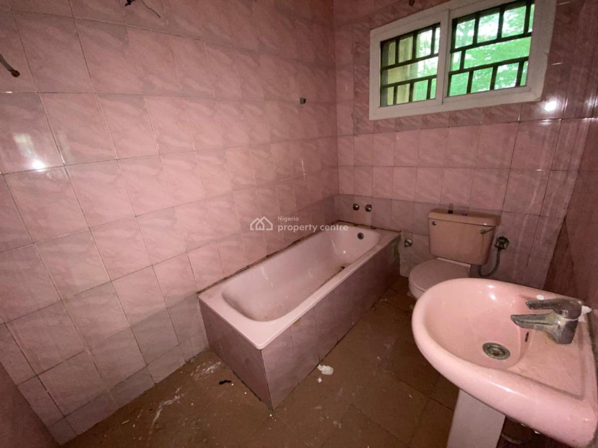 Renovated 4 Bedroom Semi-detached Duplex with 2 Rooms Bq, Jabi, Abuja, Semi-detached Duplex for Rent