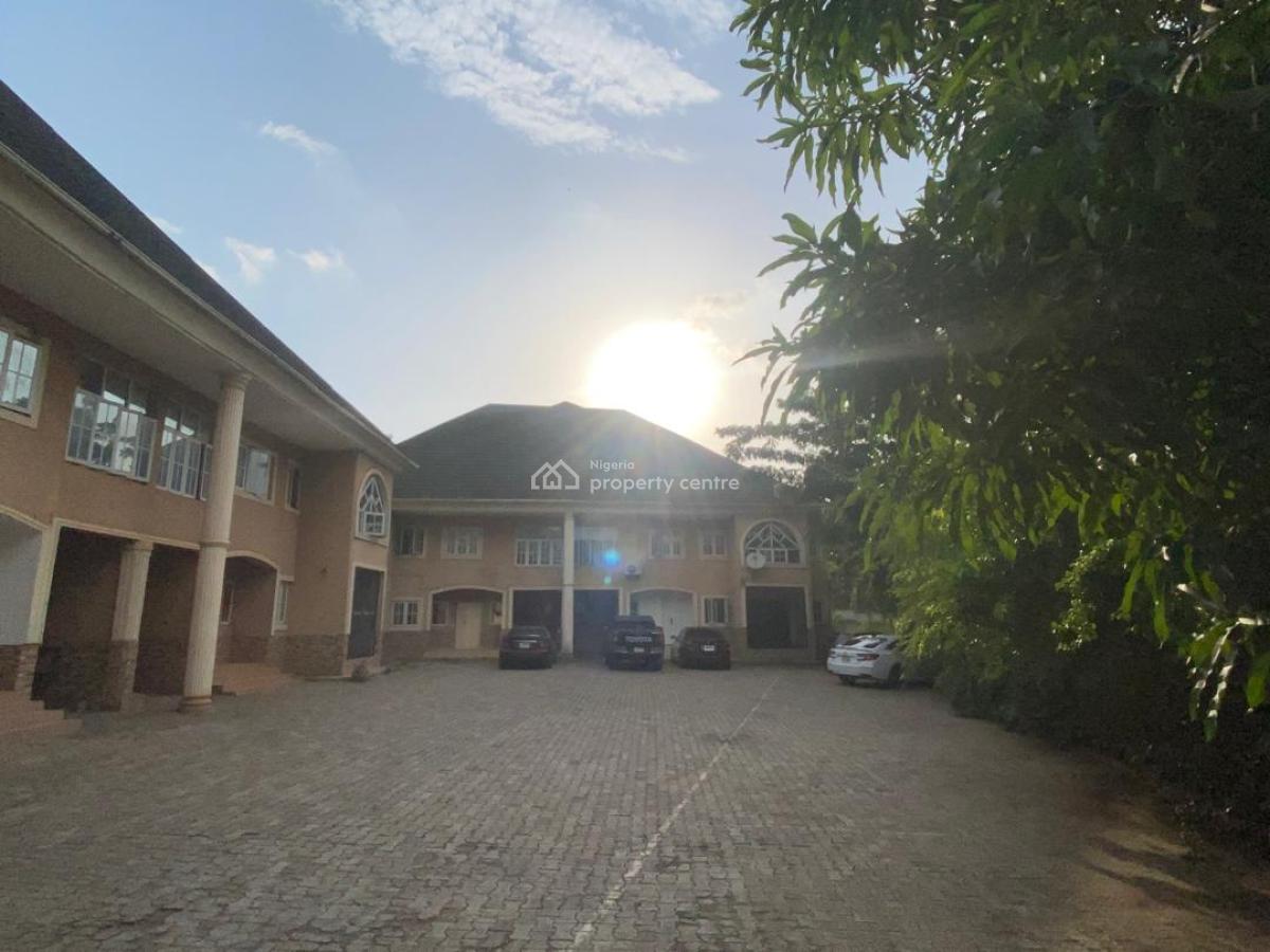 Renovated 4 Bedroom Semi-detached Duplex with 2 Rooms Bq, Jabi, Abuja, Semi-detached Duplex for Rent