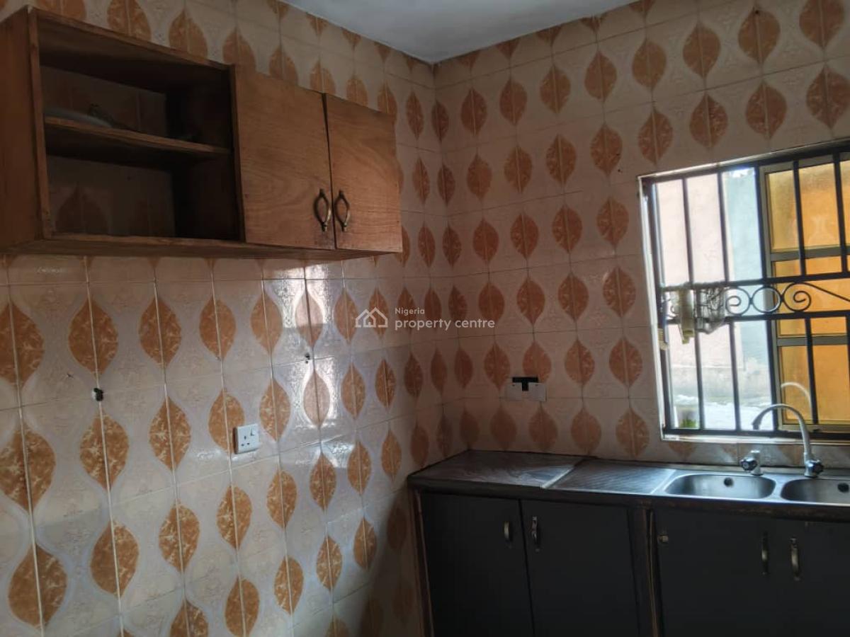 Luxury 3bed Flat in a Mini Estate, Olowora, Omole Phase 2, Ikeja, Lagos, Flat / Apartment for Rent