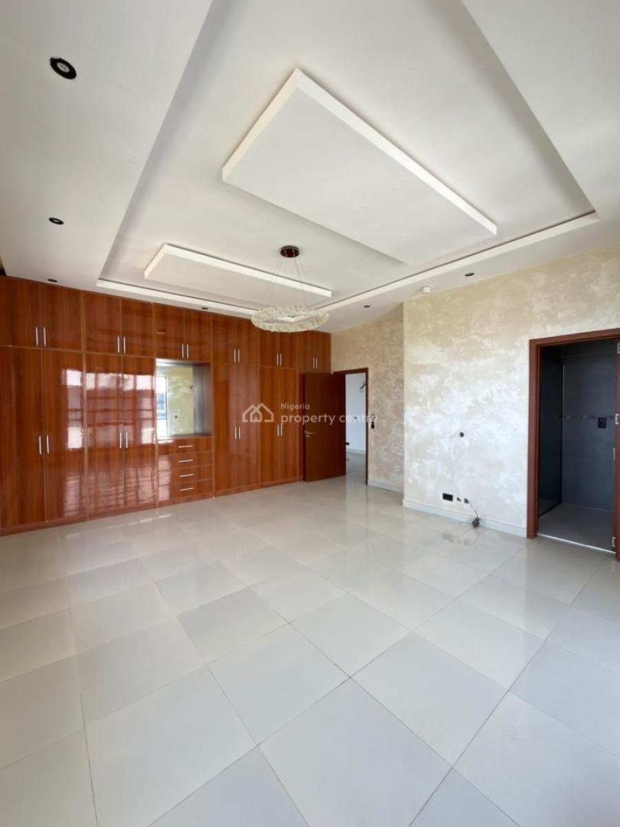 Enjoy Theurapeutic Views in This 3 Bedroom Penthouse, Lekki Phase 1, Lekki, Lagos, Flat / Apartment for Sale