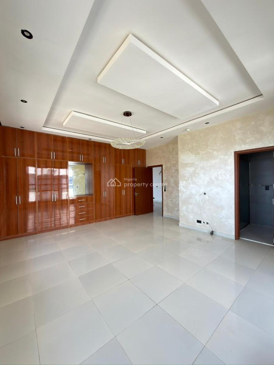 Enjoy Theurapeutic Views in This 3 Bedroom Penthouse, Lekki Phase 1, Lekki, Lagos, Flat / Apartment for Sale