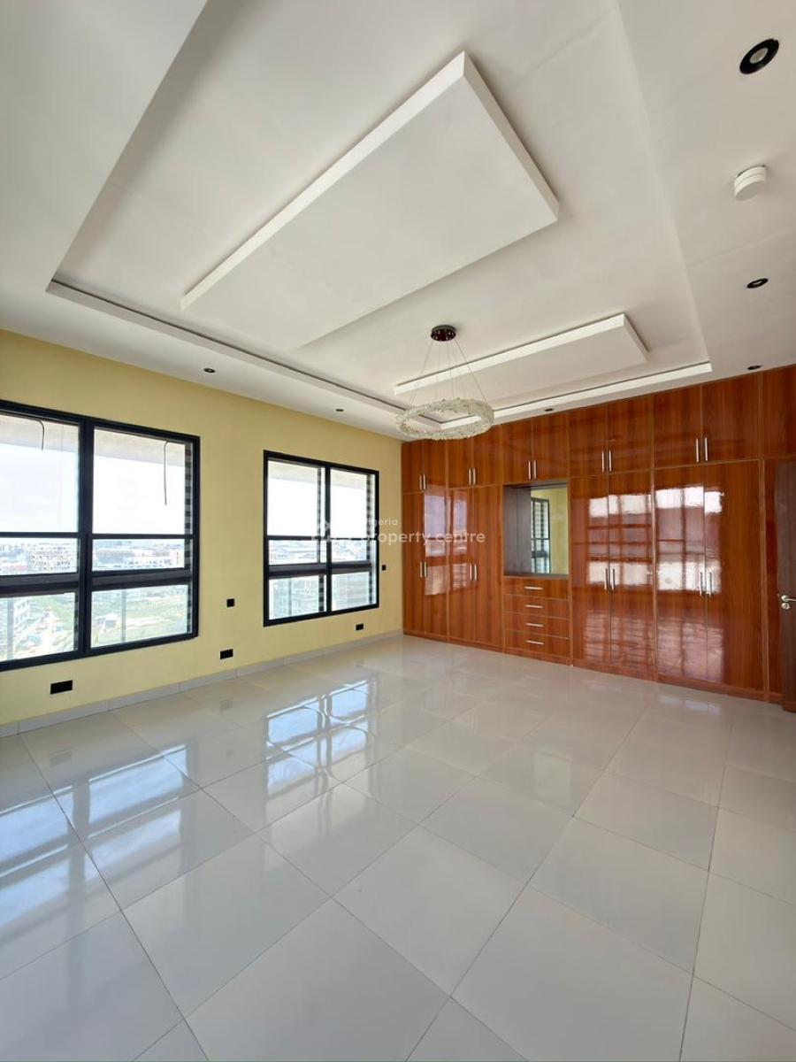 Enjoy Theurapeutic Views in This 3 Bedroom Penthouse, Lekki Phase 1, Lekki, Lagos, Flat / Apartment for Sale