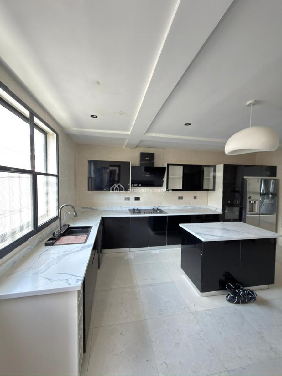 Enjoy Theurapeutic Views in This 3 Bedroom Penthouse, Lekki Phase 1, Lekki, Lagos, Flat / Apartment for Sale
