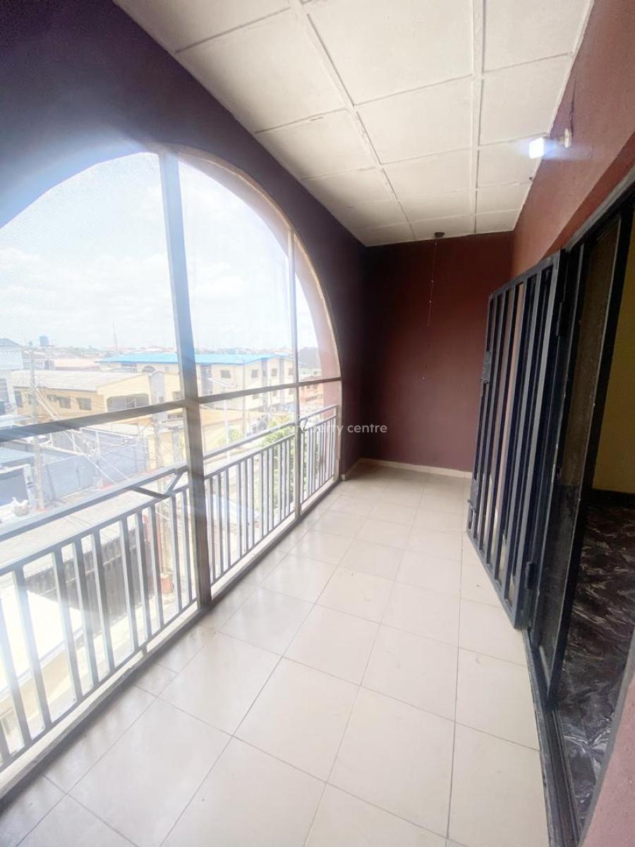 Well Maintained 4 Bedroom Apartment, Morgan, Ojodu Berger, Ojodu, Lagos, Flat / Apartment for Rent