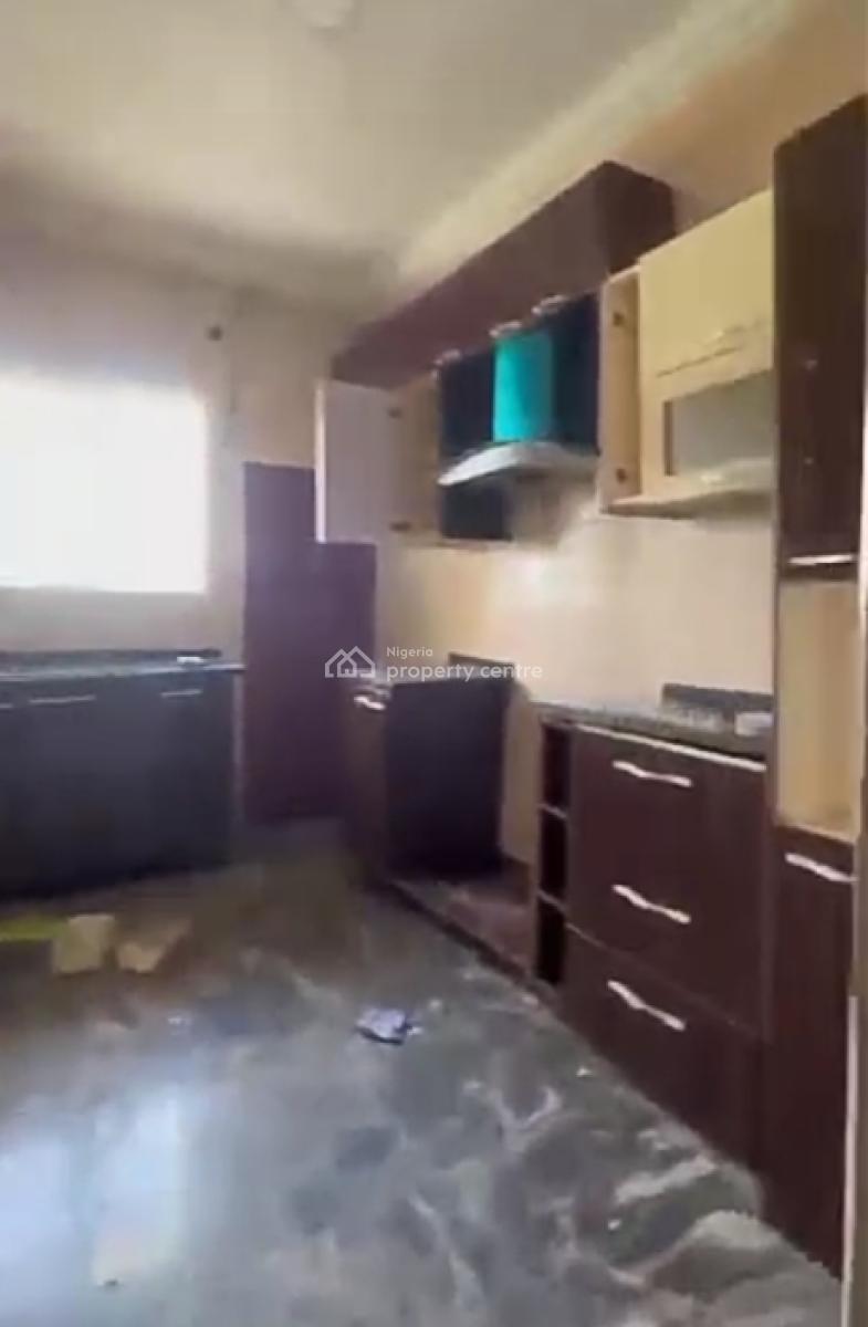 Standard 2 Bedrooms Flat, Guzape District, Abuja, Flat / Apartment for Rent