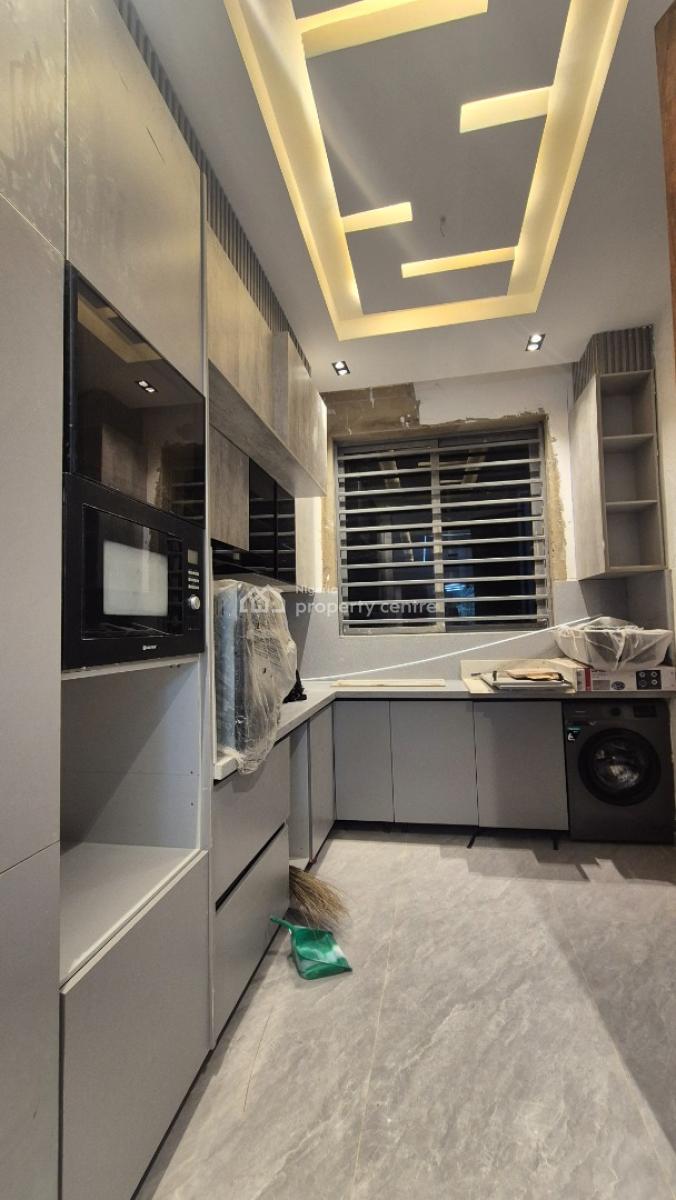 Direct Luxurious, Elegance & Contemporary Finished 3&4 Bedrm Apartment, Shonibare Estate Maryland, Maryland, Lagos, Flat / Apartment for Sale