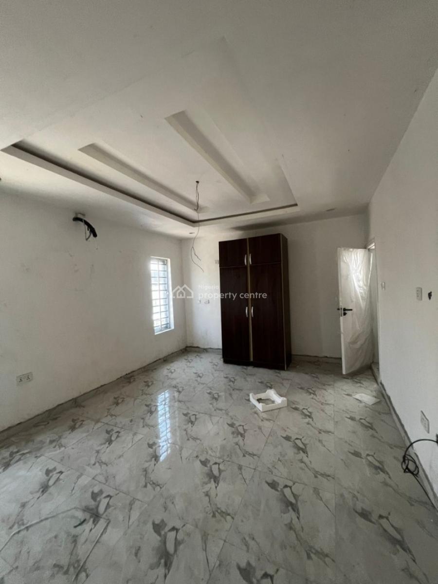 Newly Built 2 Bedroom Apartment, Ilaje, Lekki, Lagos, Flat / Apartment for Rent