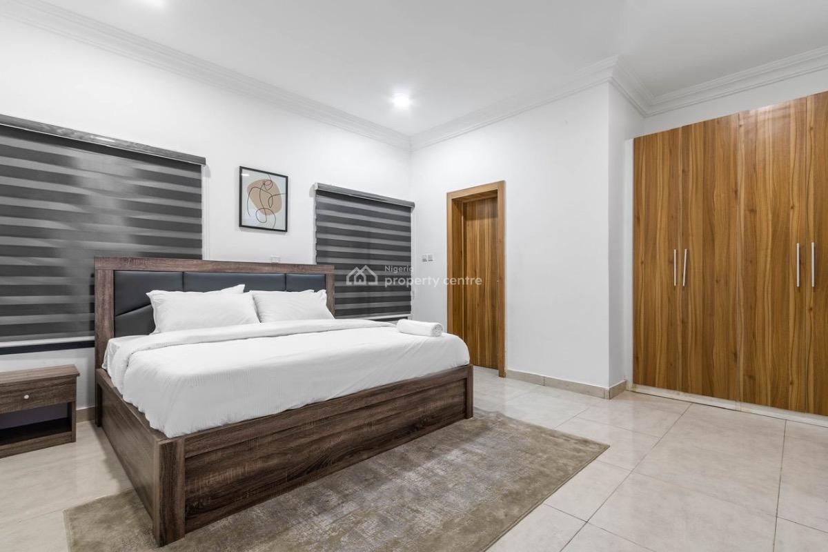 Luxurious 3 Bedroom with Bq and Swimming Poo, Victoria Island (vi), Lagos, Flat / Apartment for Rent