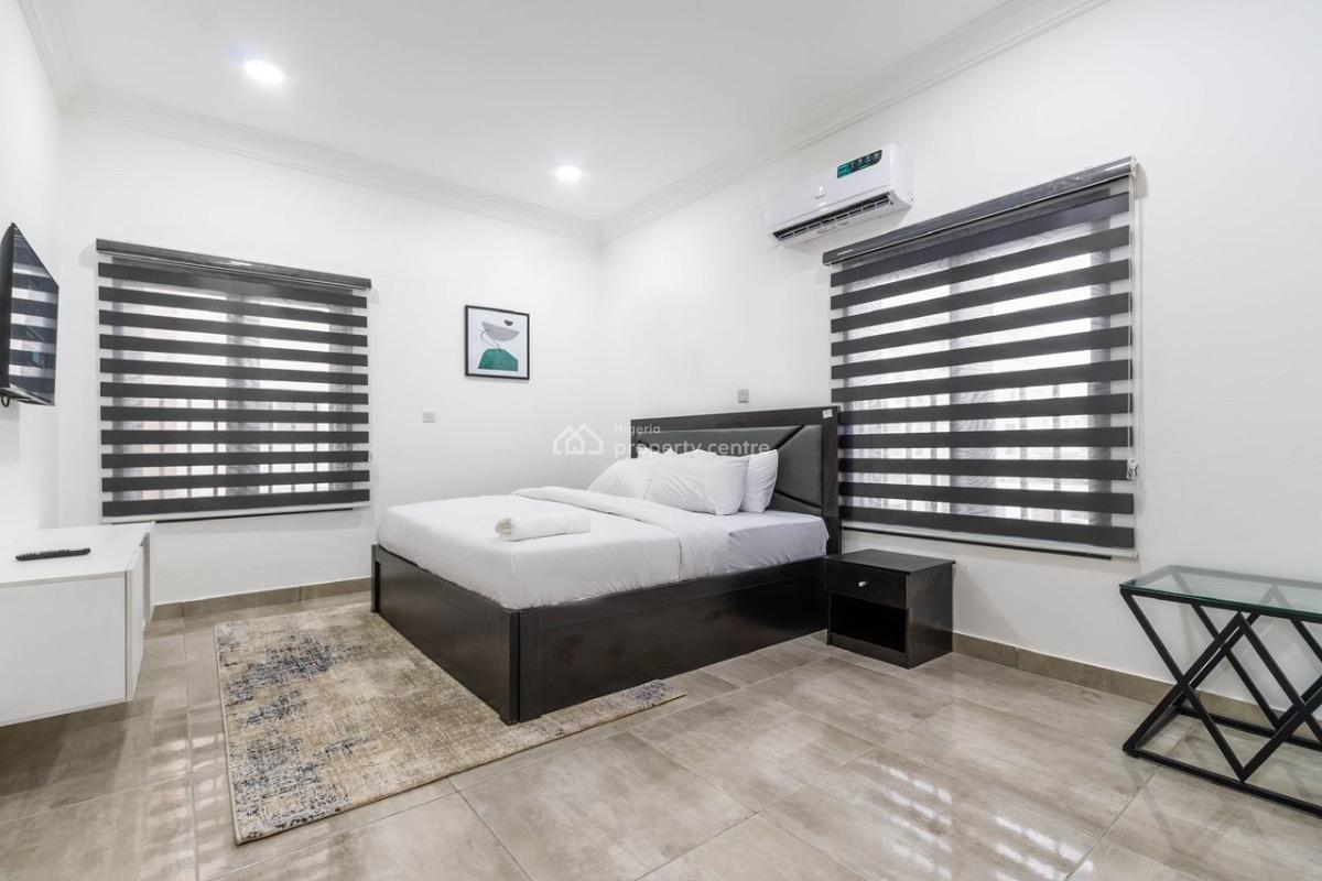 Luxurious 3 Bedroom with Bq and Swimming Poo, Victoria Island (vi), Lagos, Flat / Apartment for Rent
