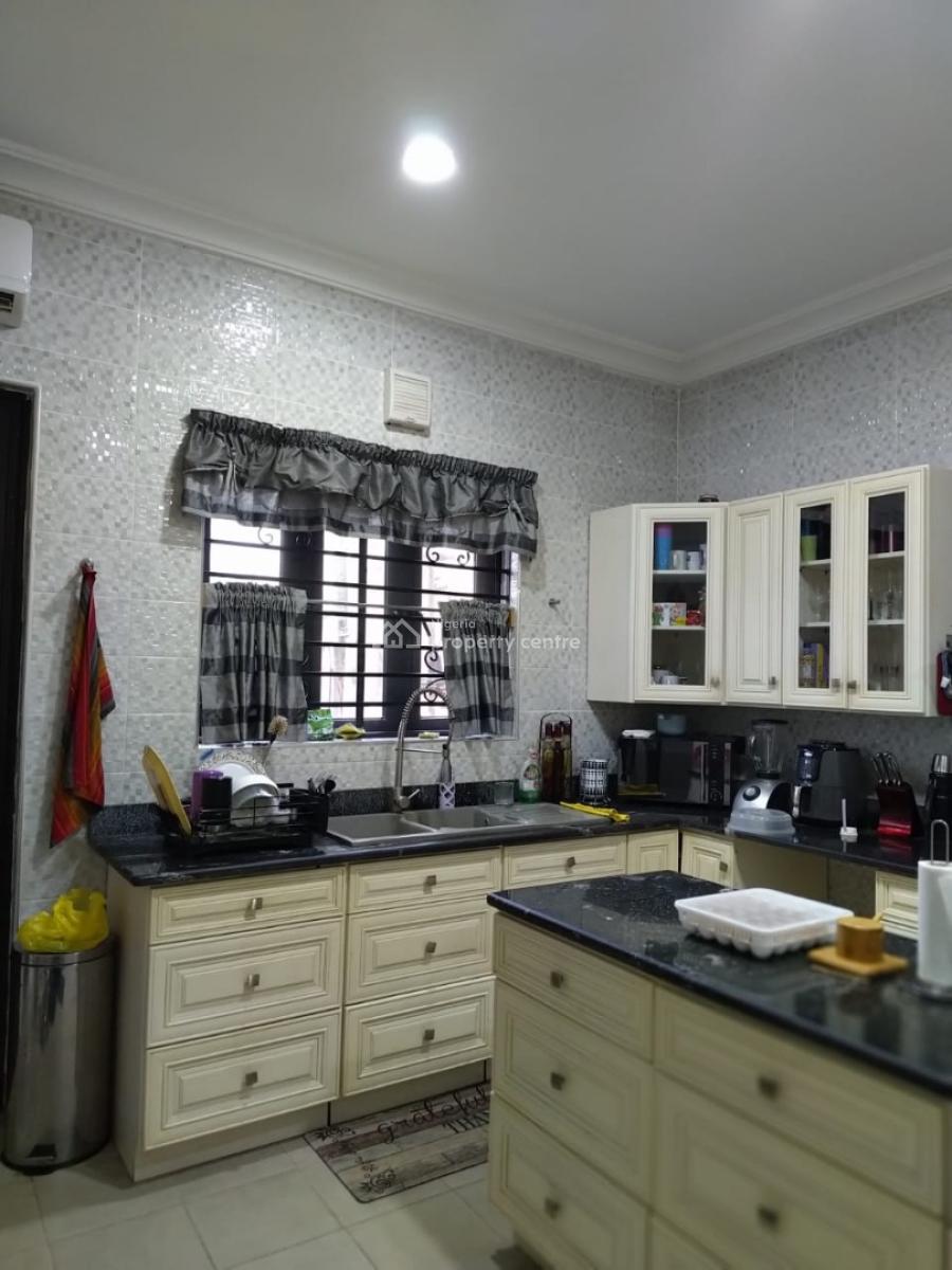 a Well Maintained 4 Bedrooms Fully Detached Townhouse, Shoreline Drive, Off  Mojisola Olikoyi, Ikoyi, Lagos, Detached Duplex for Sale