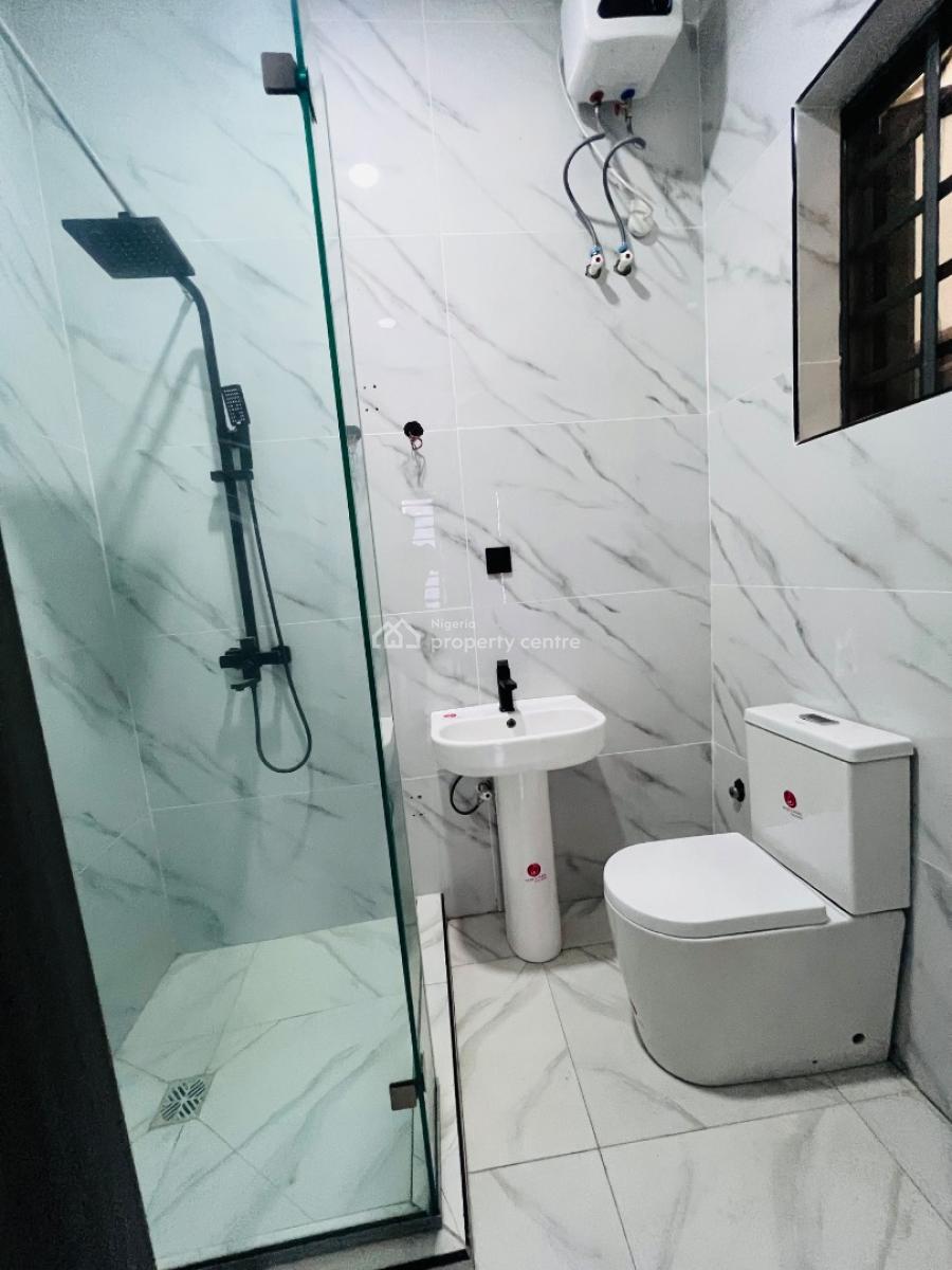 Luxury 2 Bedroom Apartment, Lekki Phase 1, Lekki, Lagos, Flat / Apartment for Sale