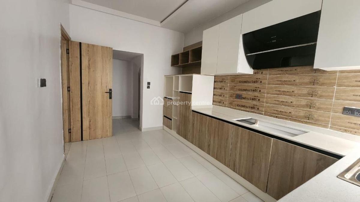 Spacious 4 Bedroom Semi Furnished Duplex, Orchid Road, Lekki, Lagos, Terraced Duplex for Rent