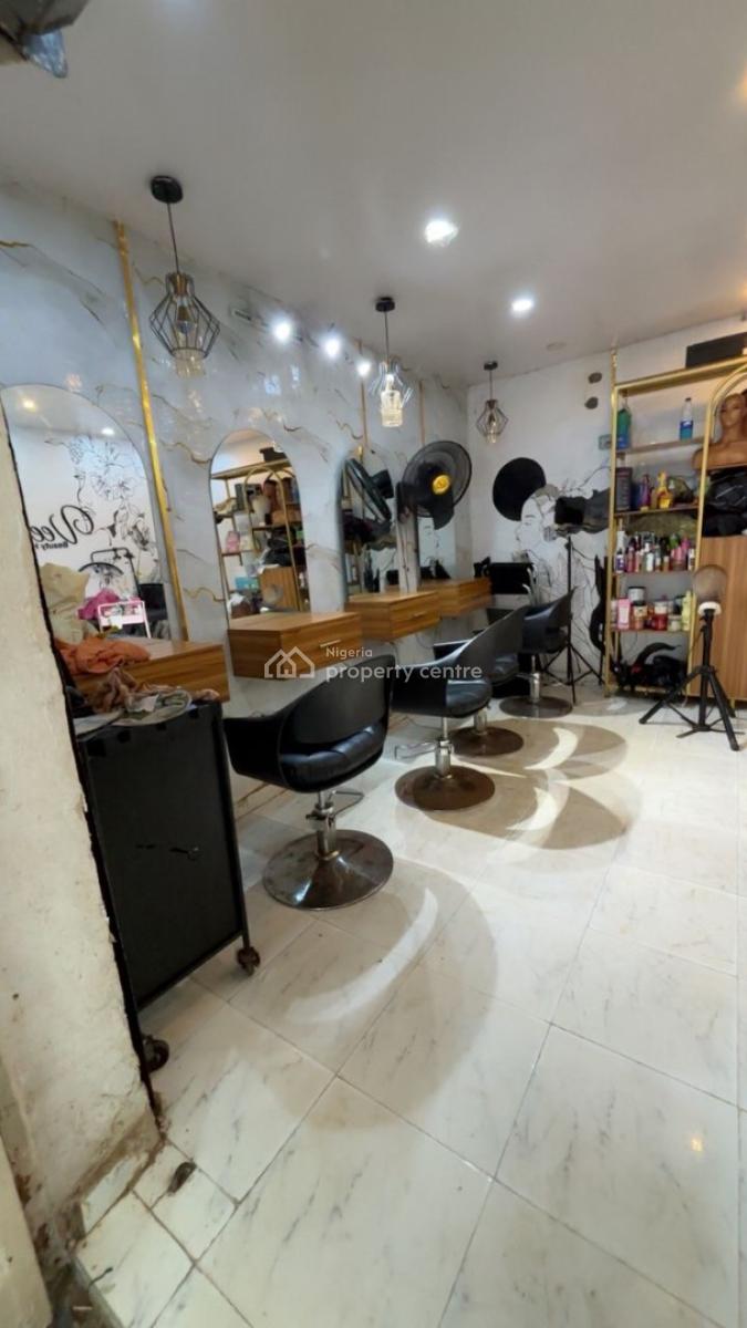 Salon Take Over, Shomolu, Lagos, Shop for Rent