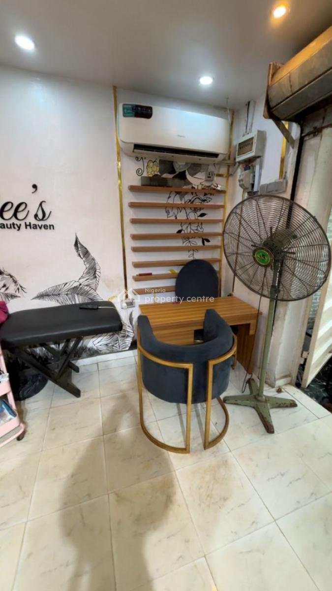 Salon Take Over, Shomolu, Lagos, Shop for Rent