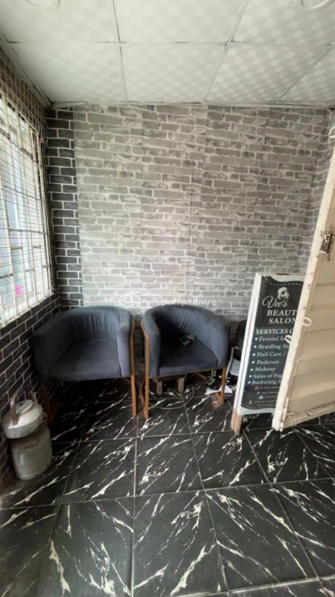 Salon Take Over, Shomolu, Lagos, Shop for Rent