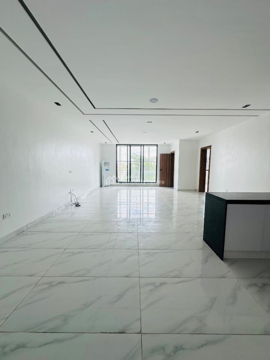 Spacious 2 Bedroom Apartment with Pool, Gym and Elevator, Lekki Phase 1, Lekki, Lagos, Flat / Apartment for Sale