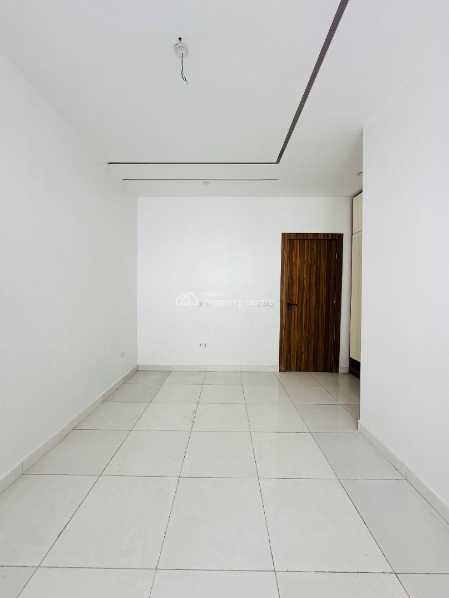 Spacious 2 Bedroom Apartment with Pool, Gym and Elevator, Lekki Phase 1, Lekki, Lagos, Flat / Apartment for Sale