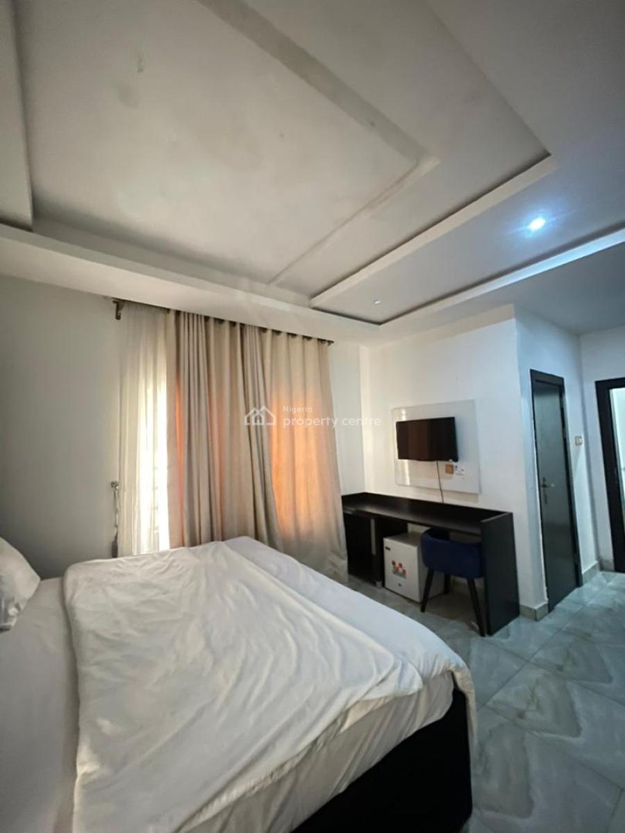 4 Units of 2 Bedroom Apartment & 2 Unit of 1 Bedroom Apartment, Lekki Phase 1, Lekki, Lagos, Flat / Apartment for Sale