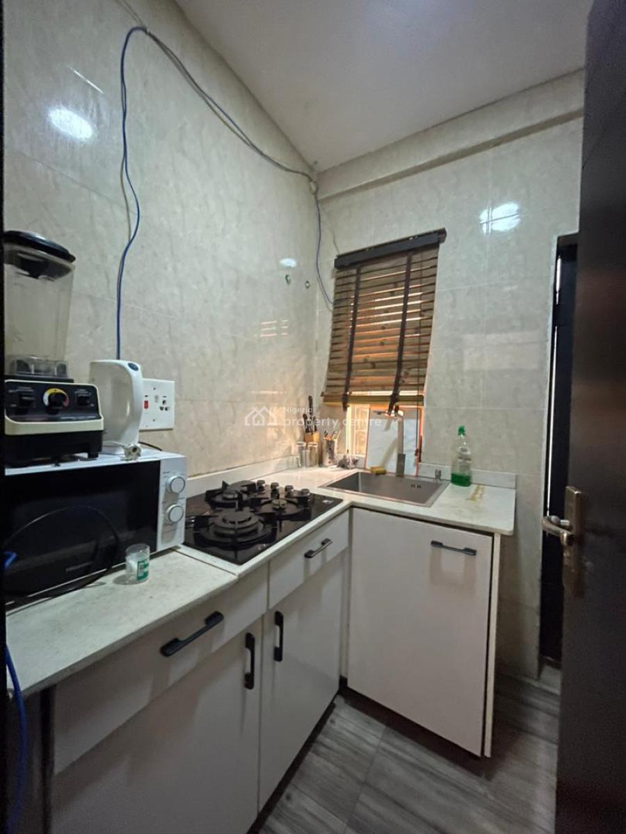 4 Units of 2 Bedroom Apartment & 2 Unit of 1 Bedroom Apartment, Lekki Phase 1, Lekki, Lagos, Flat / Apartment for Sale