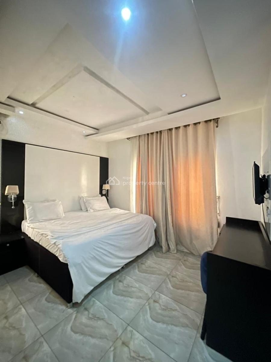 4 Units of 2 Bedroom Apartment & 2 Unit of 1 Bedroom Apartment, Lekki Phase 1, Lekki, Lagos, Flat / Apartment for Sale