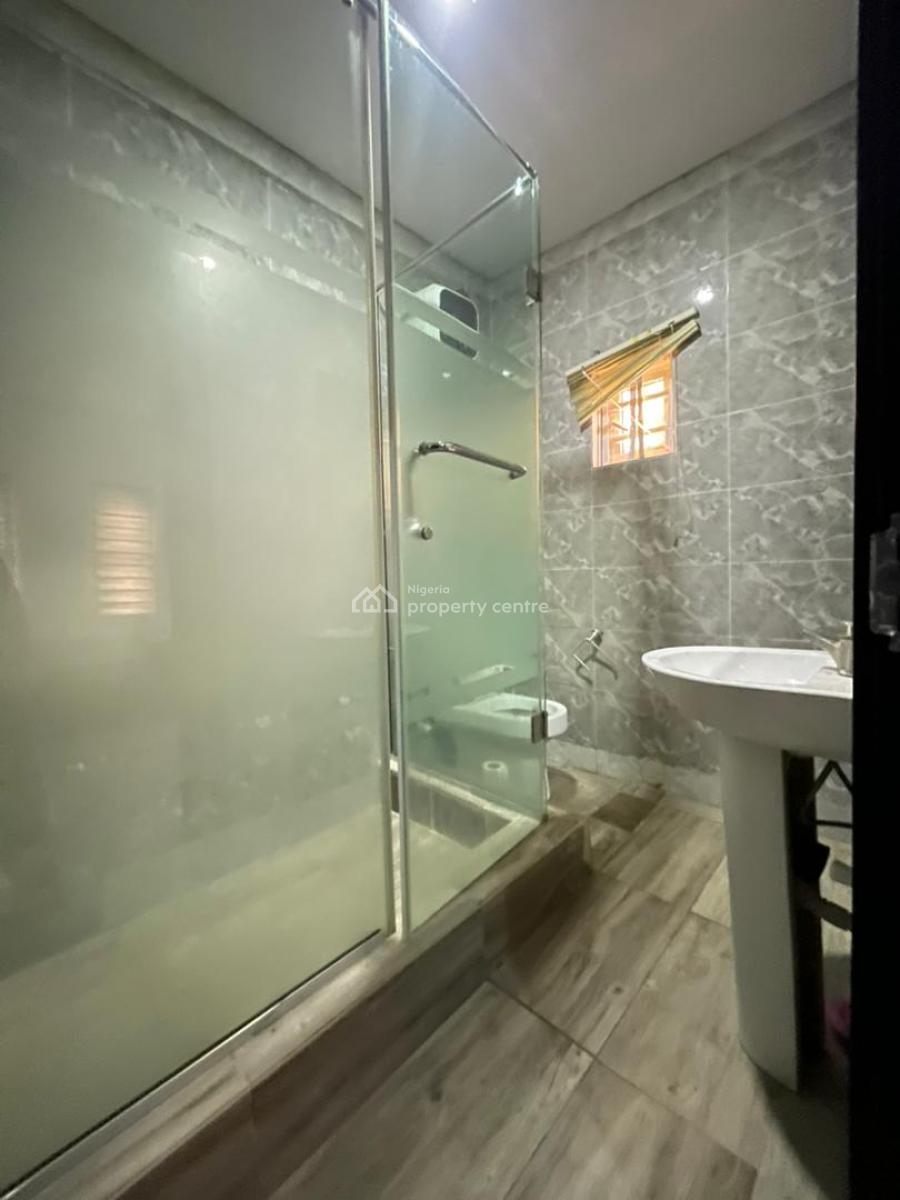 4 Units of 2 Bedroom Apartment & 2 Unit of 1 Bedroom Apartment, Lekki Phase 1, Lekki, Lagos, Flat / Apartment for Sale