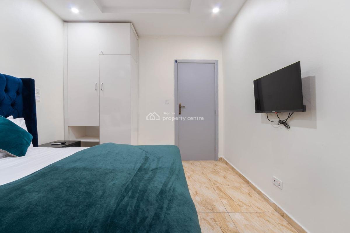 Luxury En-suite Studio Room with 24hrs Power, Gym, & Swimming Pool, Royal Pine Estate, Orchid Road, Lekki, Lagos, Self Contain (single Rooms) for Rent