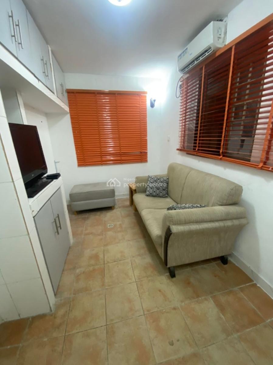 Furnished ( Miniflat Upstairs... But Can  As Unfurnished) on Th, Lekki Phase 1, Lekki, Lagos, Mini Flat (room and Parlour) for Rent