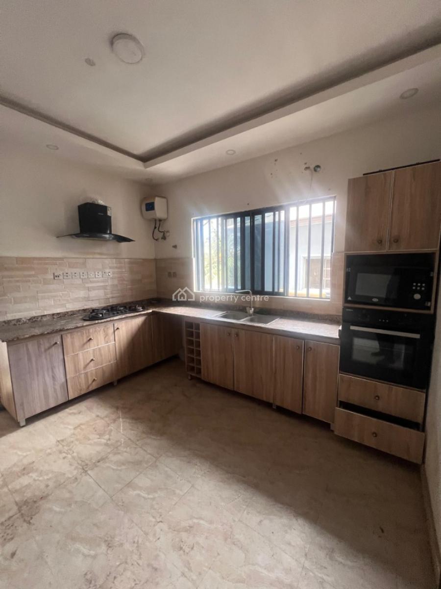 3 Bedroom Apartment with Bq Available, Lekki Phase 1, Lekki, Lagos, Flat / Apartment for Rent