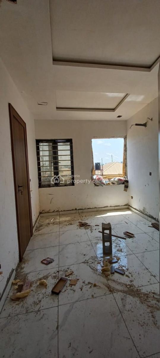 3 Bedrooms Apartment, Lekki Phase 1, Lekki, Lagos, Flat / Apartment for Sale