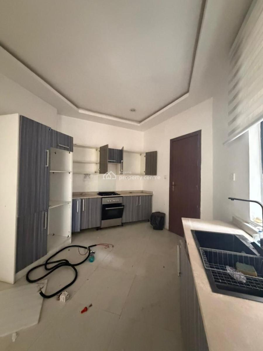 Spacious 3 Bedroom with Bq in a Secured Estate, Rock Drive, Off C&i Leasing Company, Lekki Phase 1, Lekki, Lagos, Flat / Apartment for Rent