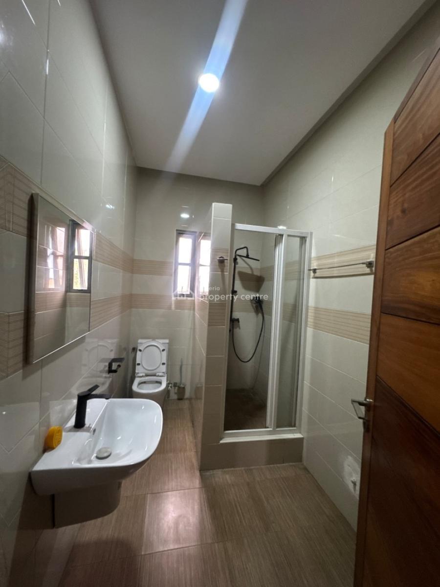 Exclusive 2 Bedroom Apartment, Lekki Phase 1, Lekki, Lagos, Flat / Apartment for Rent