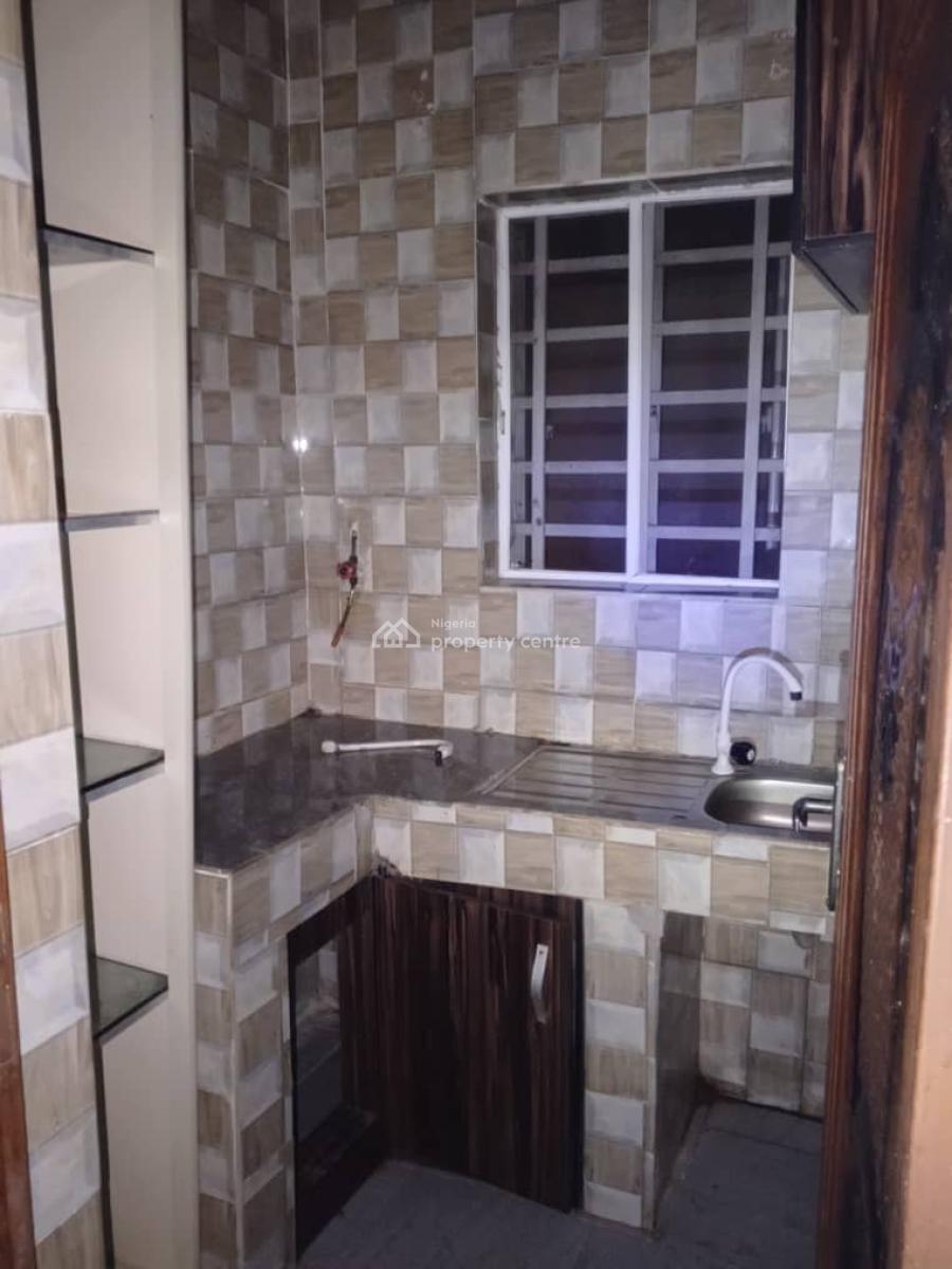 Mini Flat, Adekunle, Yaba, Lagos, Mini Flat (room and Parlour) for Rent