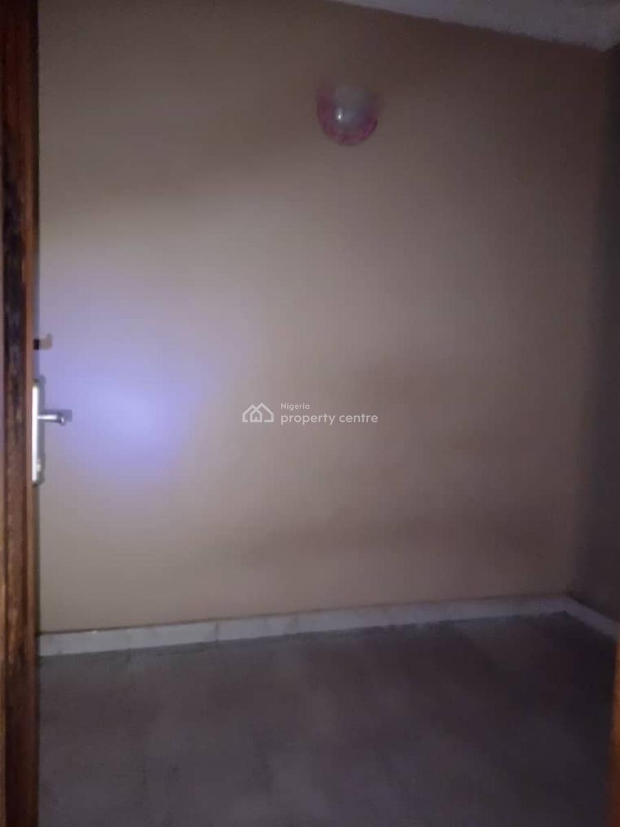 Mini Flat, Adekunle, Yaba, Lagos, Mini Flat (room and Parlour) for Rent