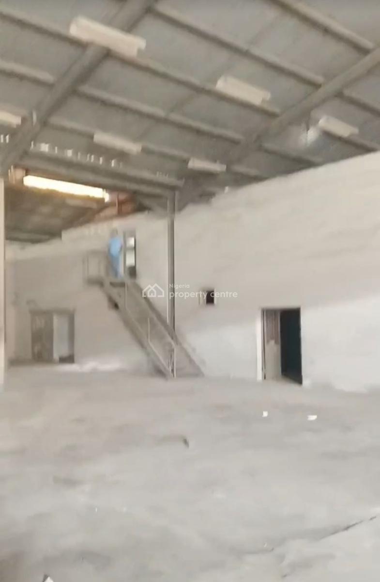 Warehouse on 5,900sqm, Agidingbi, Ikeja, Lagos, Warehouse for Rent
