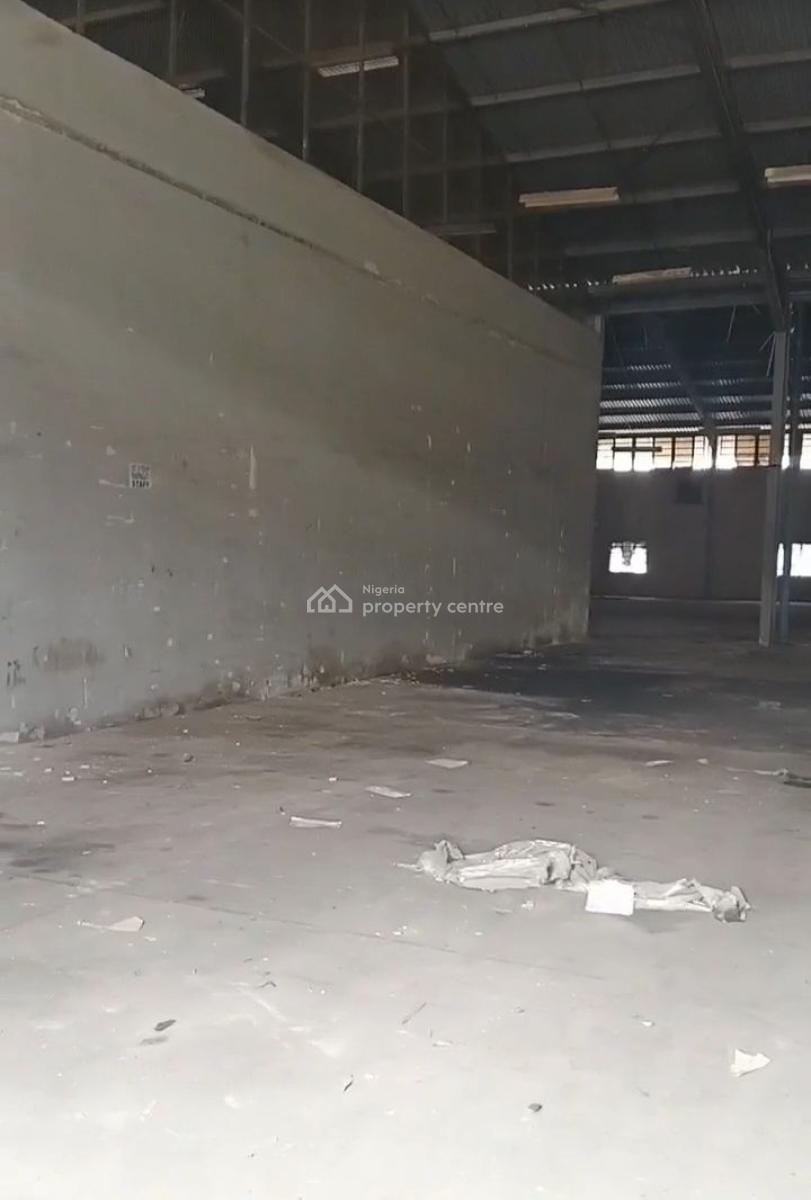Warehouse on 5,900sqm, Agidingbi, Ikeja, Lagos, Warehouse for Rent