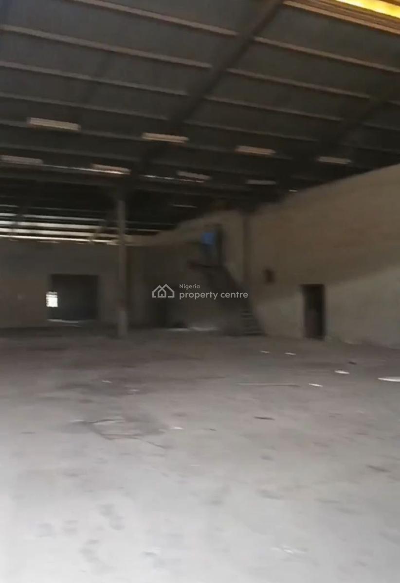 Warehouse on 5,900sqm, Agidingbi, Ikeja, Lagos, Warehouse for Rent