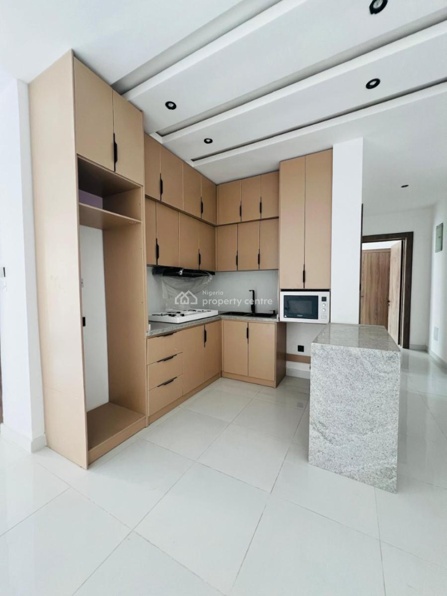 Exquisite 3bedroom Apartment with an Elevator and a Gym, Lekki Phase 1, Lekki, Lagos, Flat / Apartment for Sale