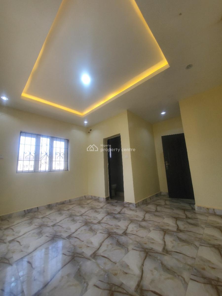 *superluxury 2 Bedrooms Flat, By American Int’l School, Durumi, Abuja, Block of Flats for Sale