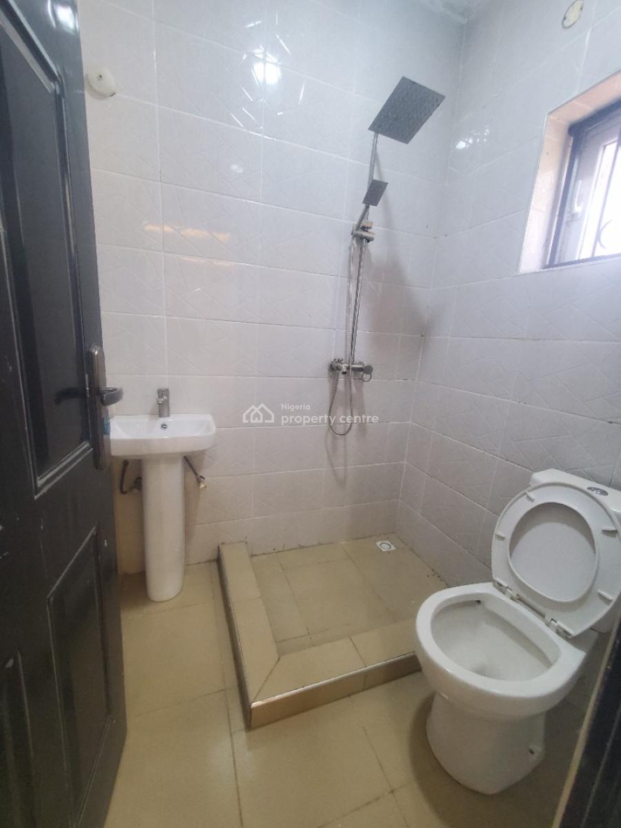 *superluxury 2 Bedrooms Flat, By American Int’l School, Durumi, Abuja, Block of Flats for Sale