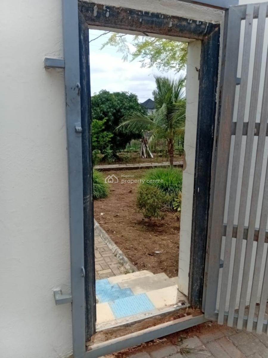 Solid 6 Bedrooms Fully Detached Duplex., Guzape District, Abuja, Detached Duplex for Sale
