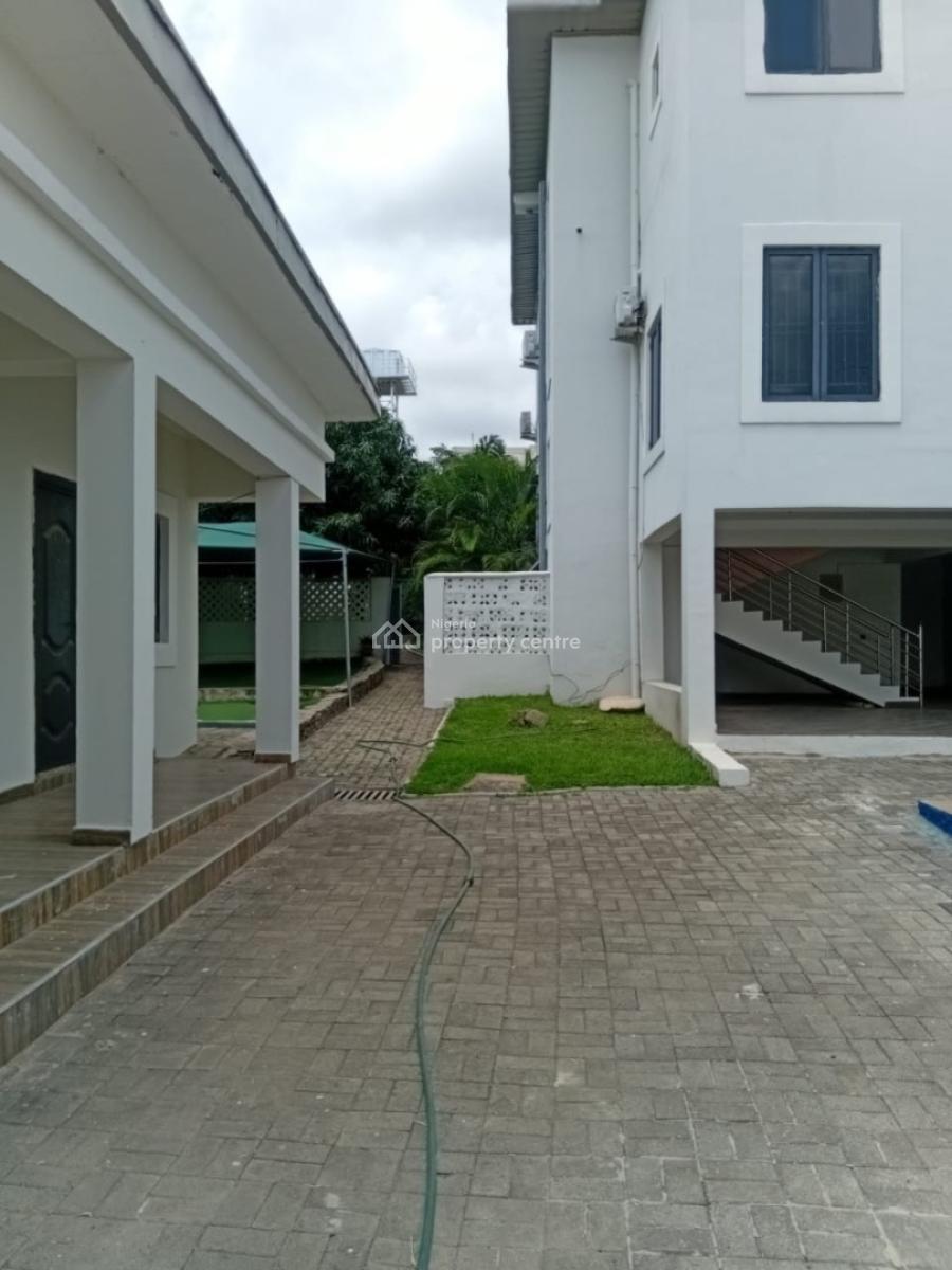 Solid 6 Bedrooms Fully Detached Duplex., Guzape District, Abuja, Detached Duplex for Sale