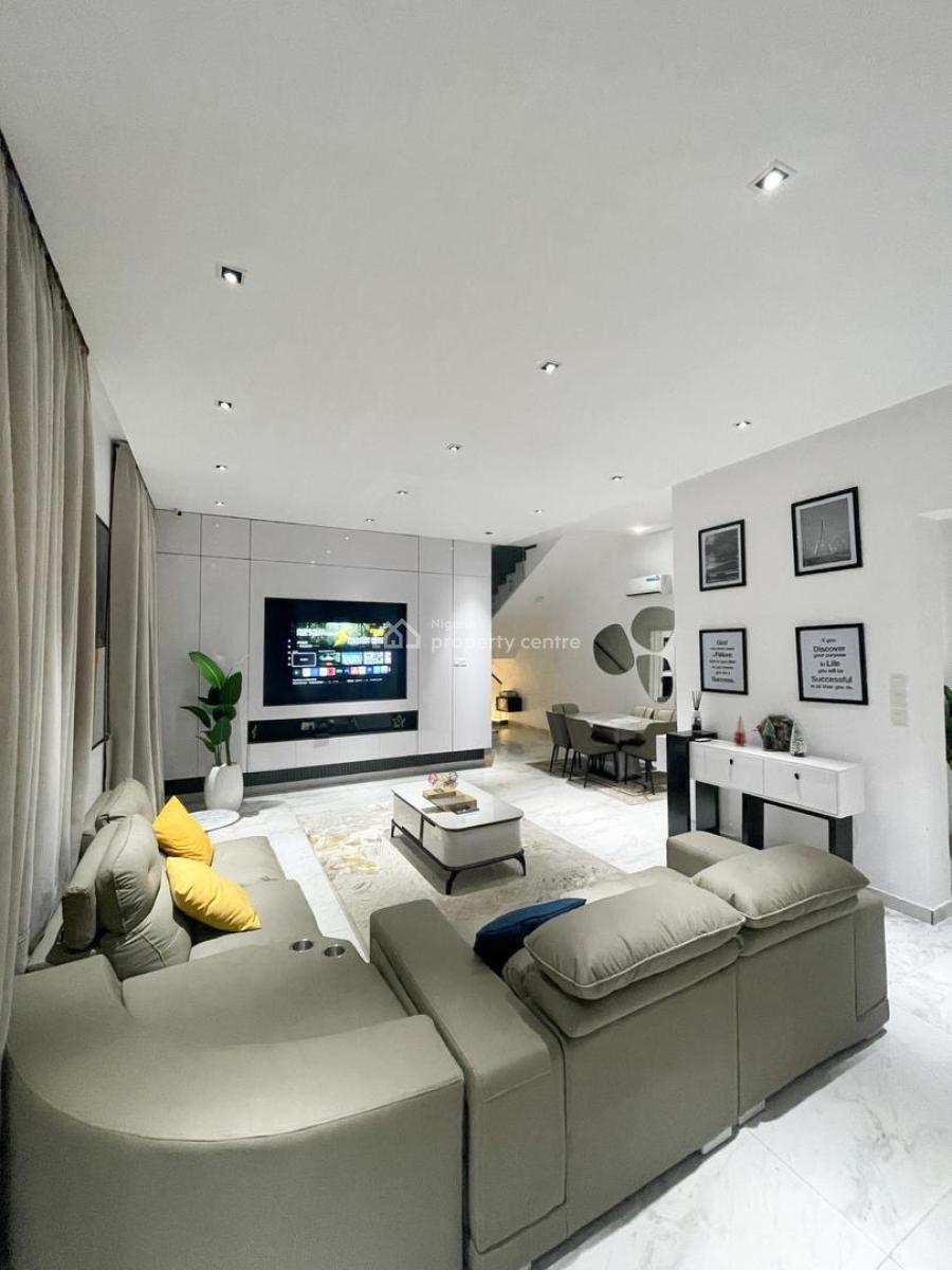 Luxurious 3 Bedroom Apartment with Excellent Features Content, Lekki Phase 1, Lekki, Lagos, House Short Let