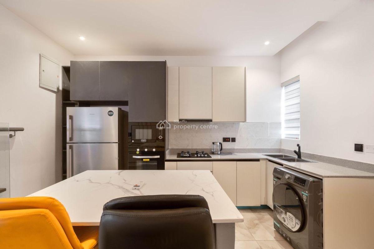 Luxurious 3 Bedroom Apartment with Excellent Features Content, Victoria Island (vi), Lagos, Flat / Apartment Short Let