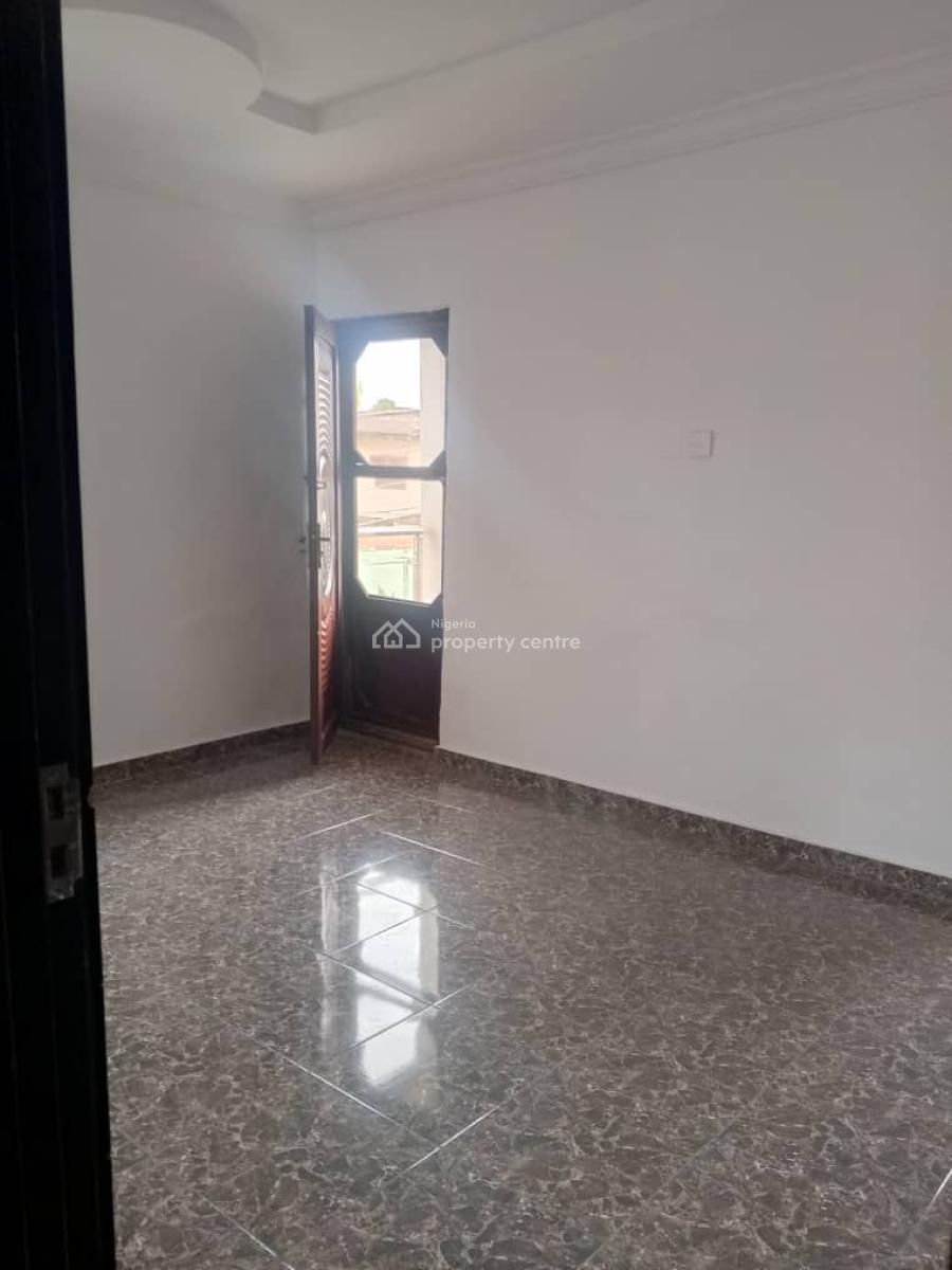 2 Bedroom Flat, 3 Toilets and Bath, Kitchen Cabinets, Adekunle, Yaba, Lagos, Mini Flat (room and Parlour) for Rent